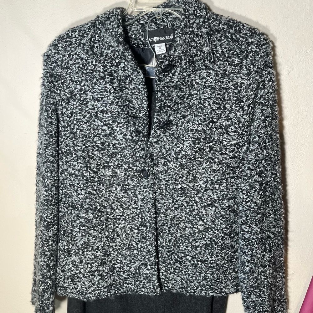 Sag Harbor Skirt and Blazer  Top is Sz 12 skirt is 14  All Wool Skirt Vintage